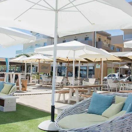 Hotel Yianna Caravel 